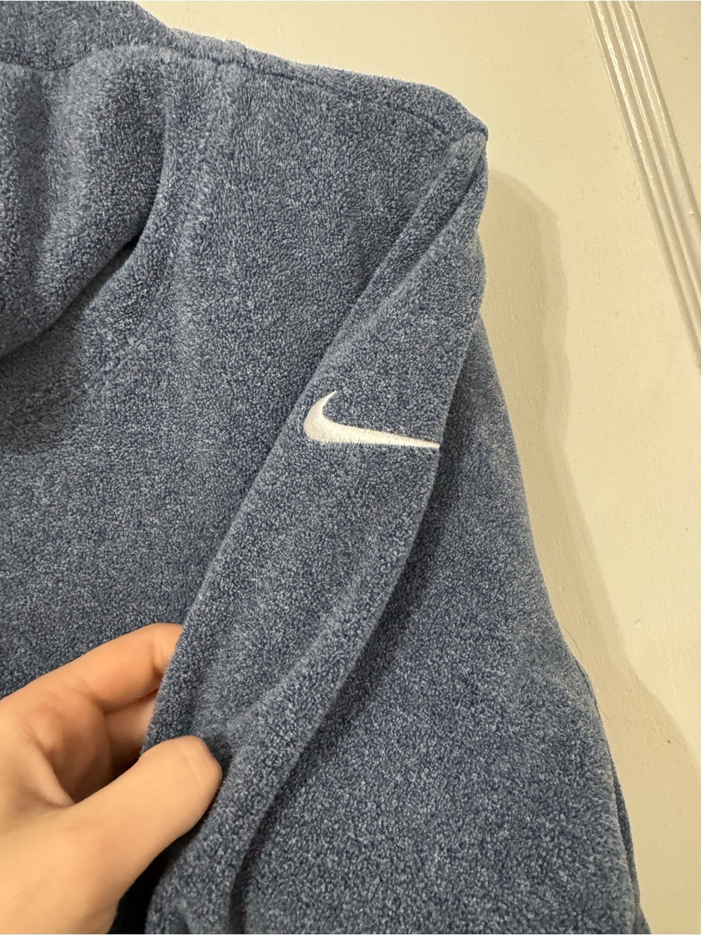 Nike Dri-Fit Fleece Funnel
Neck Pullover Sweatshirt Size
Large - Picture 4 of 5